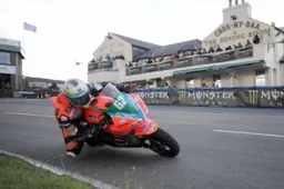 Tourist Trophy: i programmi del team KMR Kawasaki di Ryan Farquhar per il 2013
