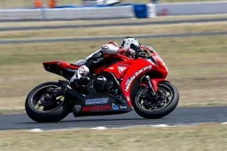 ASBK Queensland Gara 1: vince Stauffer, Waters avvicina il titolo