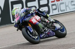 O'Halloran fa 5 in una rocambolesca Gara 1 del British Superbike a Thruxton