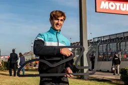 Moto3, il neo campione Jaume Masia ha la sua curva a Valencia