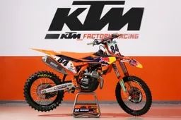KTM svela la SX-F 450 2025 di Jeffrey Herlings, ma il Campionissimo è ancora KO