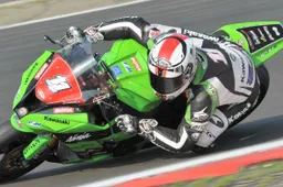 Superstock 1000 Magny Cours Qualifiche 1: Guarnoni leader