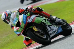 Supersport Silverstone Gara: brutto crash al via, bandiera rossa