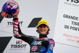 Moto2, Joe Roberts nella storia: una gara pazza per un trionfo da sogno