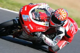 125cc Phillip Island Qualifiche: pole e caduta per Johann Zarco