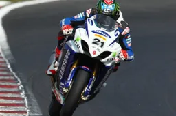 BSB Brands Hatch Prove Libere 2: John Hopkins balza in testa