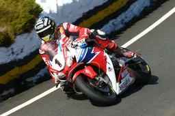 Tourist Trophy: quattro ragioni per non perdere il TT 2016
