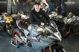 TT: John McGuinness con Norton per il Tourist Trophy 2018!