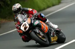Road Racing: HM Plant Honda conferma McGuinness e Plater