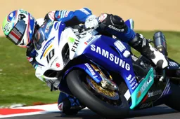 BSB: test per Crescent Suzuki sul circuito "GP" di Brands Hatch