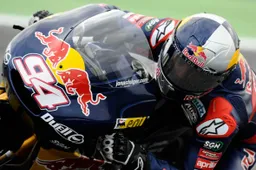 125cc Silverstone Gara: prima vittoria per Jonas Folger