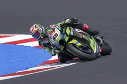 SBK, Jonathan Rea ammette: "Guardo Razgatlioglu, non Bautista"
