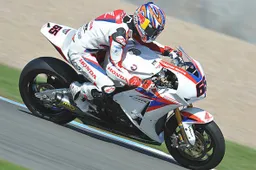 Superbike Donington Gara 2: epilogo pazzesco, vince Rea