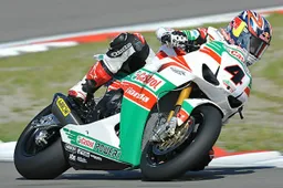 Superbike Portimao Prove Libere 1: Rea leader, Biaggi in pista