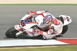 Superbike Portimao Warm Up: Rea su pista bagnata