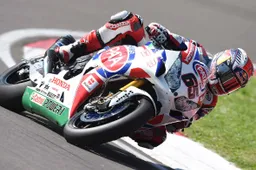 Superbike Imola Gara 1: trionfo di Jonathan Rea