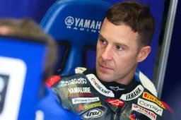 Superbike, Jonathan Rea deve operarsi: Yamaha fa il punto dopo l'infortunio
