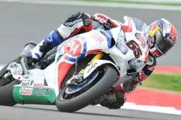 Superbike Silverstone Gara 1: Jonathan Rea torna alla vittoria