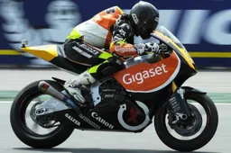 CEV Moto2 Barcellona Gara: Jordi Torres batte Carmelo Morales