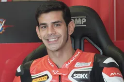 Superbike: Jordi Torres firma con il Team Pedercini