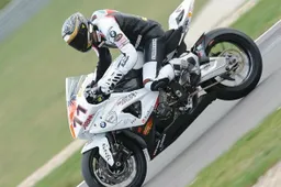 IDM Superbike Lausitzring Gara 2: Jorg Teuchert torna alla vittoria su BMW