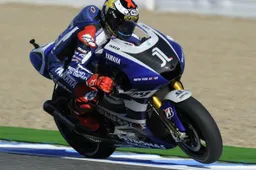 MotoGP: Lorenzo "Rispetto Rossi, come tutti gli altri piloti"