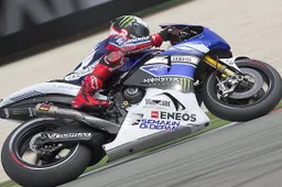 MotoGP Assen Prove 2: brutto volo di Lorenzo, Marquez 1° precede Rossi