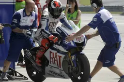 MotoGP: Infortunio in allenamento per Jorge Lorenzo