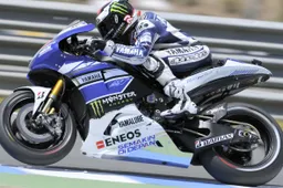 Lorenzo: "Buon inizio, ci mancano ancora 3/4 decimi sul passo"