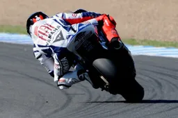 MotoGP Estoril Gara: Jorge Lorenzo piega Valentino Rossi