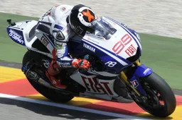 MotoGP Mugello Prove Libere 2: Lorenzo OK, Rossi KO