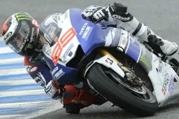 MotoGP Motegi Qualifiche: Lorenzo stacca Marquez per la pole