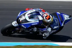 MotoGP: Jorge Lorenzo operato, salta il prossimo GP di Sepang