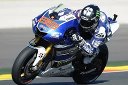 MotoGP Valencia Warm Up: Lorenzo vs Marquez, è già duello