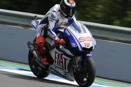 MotoGP Jerez Warm Up: Lorenzo al top, Rossi 14°