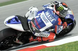 MotoGP Sepang Warm Up: comanda Lorenzo, Rossi a terra