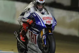 MotoGP Motegi Gara: Lorenzo piega Rossi, Stoner è quarto