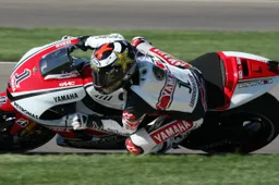 MotoGP: Jorge Lorenzo inizia la riabilitazione, pronto per il 2012