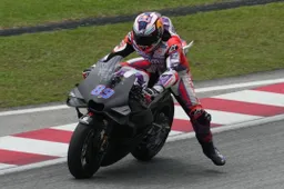 MotoGP, Test Sepang: la pioggia rovina i programmi del 2° giorno