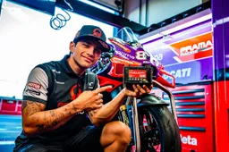 FIAMM punta sulle batterie indistruttibili con un testimonial d'eccezione