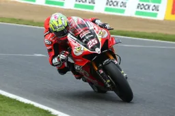 BSB Brands Hatch Prove 2: 1-2 Ducati con Brookes e Redding