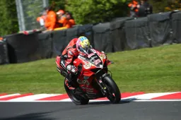 BSB Oulton Park Prove 1: Josh Brookes e la pioggia protagonisti