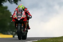 BSB Brands Hatch Gara 2: Josh Brookes bis, Ducati tris