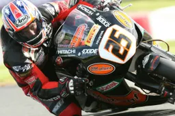 BSB Snetterton: tutti contro Camier nel tempio della velocità