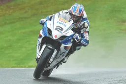BSB Oulton Park Prove 2: Joshua Brookes balza al comando