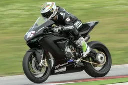 Supersport: in sella alla MV Agusta F3 Yakhnich di Cluzel