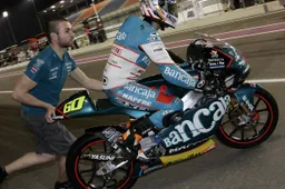 125cc Losail Prove Libere 1: Julian Simon leader con margine