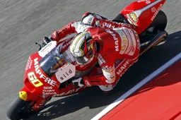 Moto2: Julian Simon nuovo acquisto del team Blusens BQR