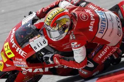 Moto2 Sepang Warm Up: Julian Simon sempre leader