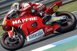Moto2: ufficiale, il team Aspar passa da RSV a Suter
